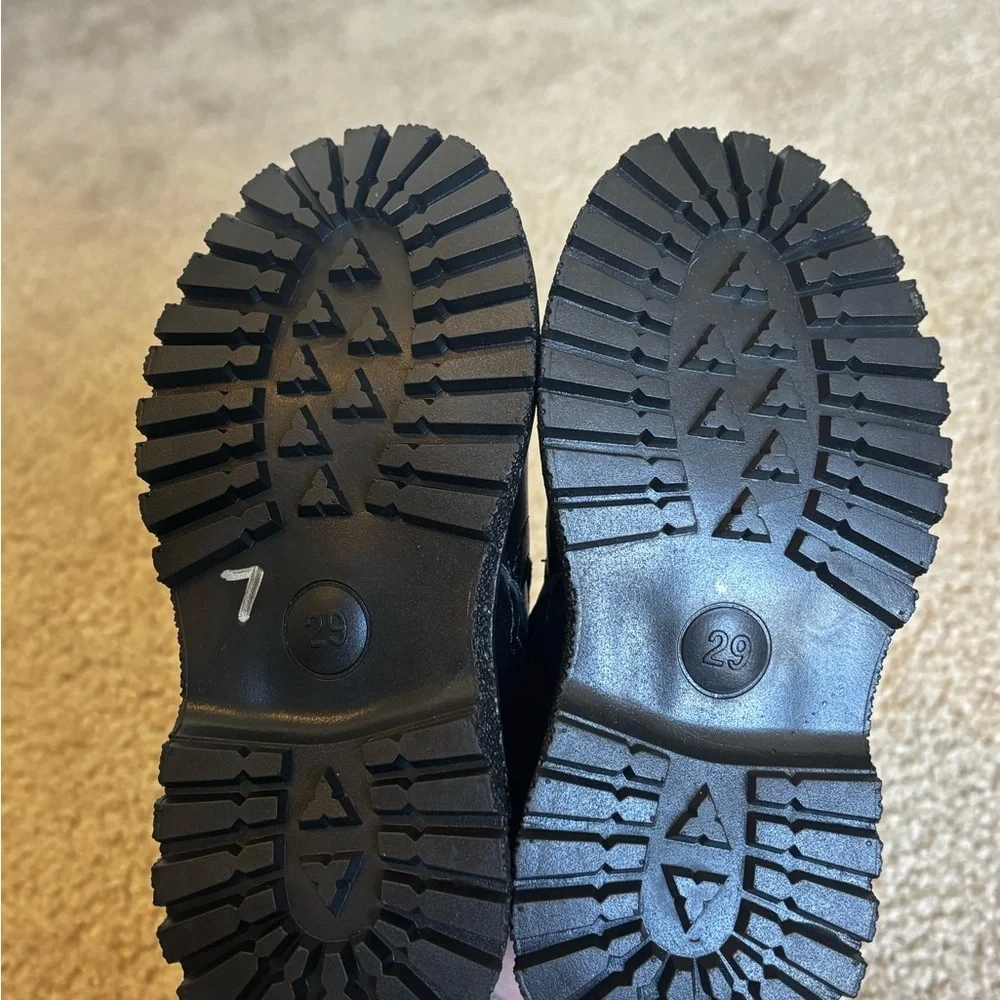 NWOT Black Kids Boots Size 7 With Zipper Enclosire